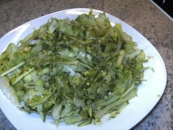 Rezept: Hähnchenbrust im Gemüsebett und knackigem Salat Bild Nr. 4 Hähnchenbrust im Gemüsebett und knackigem Salat - Rezept - Bild Nr. 4