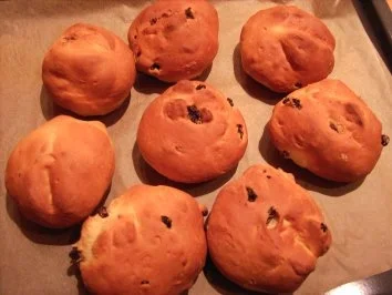 Rosinenbrötchen - Rezept