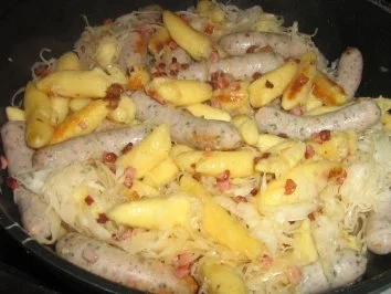 Rezept: Schupfnudeln mit Speck, Nürnbergerle und Sauerkraut Bild Nr. 5 Schupfnudeln mit Speck, Nürnbergerle und Sauerkraut - Rezept - Bild Nr. 5