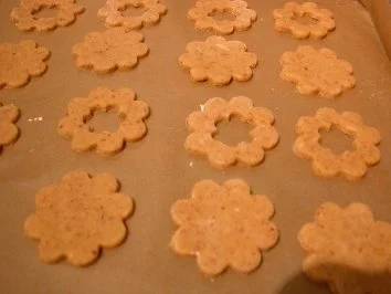 Plätzchen - Erdbeerblumen - Rezept - Bild Nr. 2