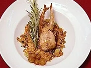 Rezept: Wachtel auf einem Bett von Pfifferlingen Wachtel auf einem Bett von Pfifferlingen - Rezept