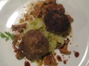 Rehpflanzerl auf Pfifferlingen - Rezept