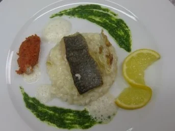 Bachsaiblingsfilet auf Fenchelrisotto und buntem Pesto - Rezept
