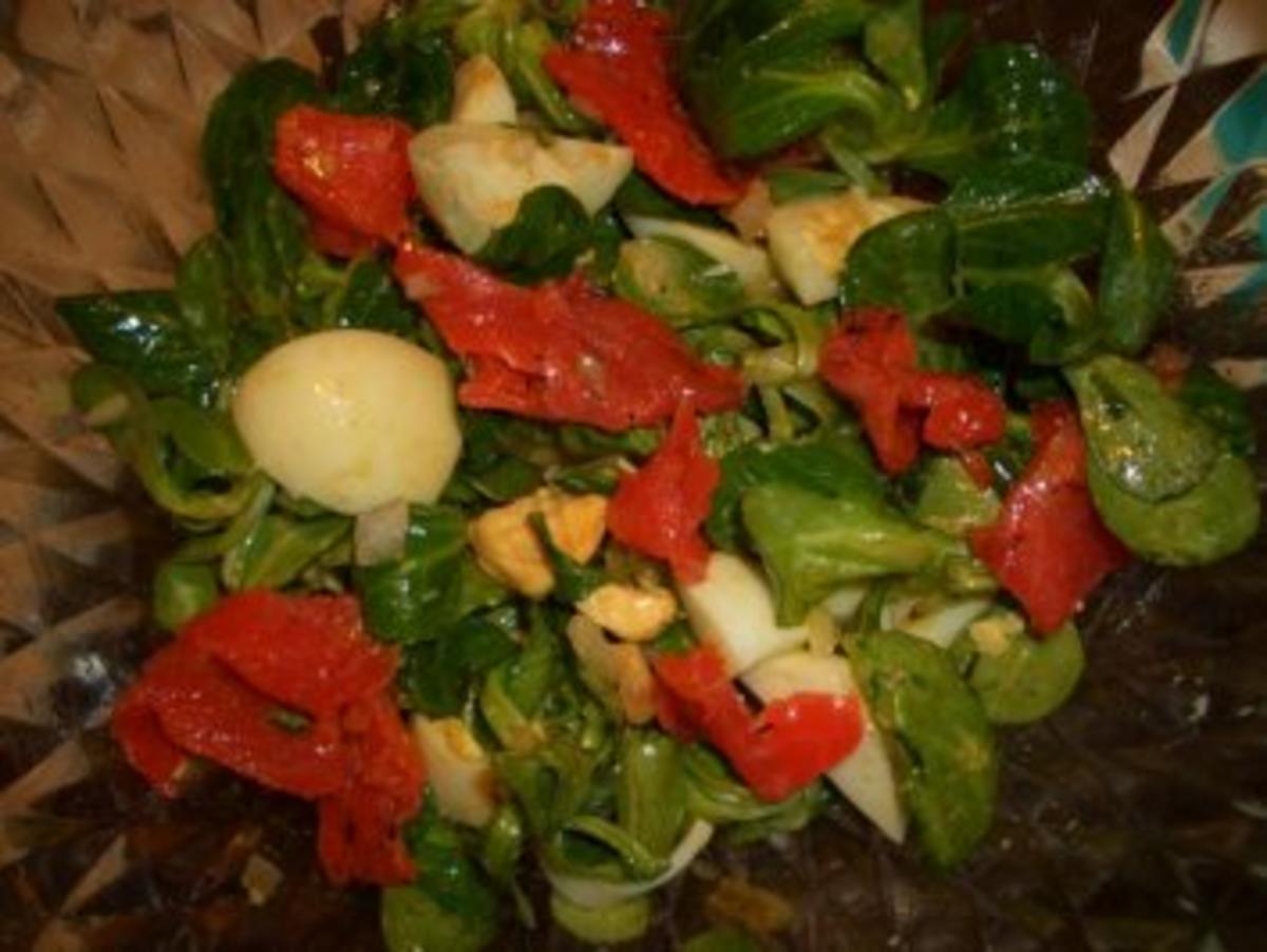 Salat- Mausohrsalat mit Lachsstreifen - Rezept