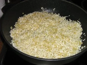 Rezept: Paella mit Hähnchen und Meeresfrüchten Bild Nr. 5 Paella mit Hähnchen und Meeresfrüchten - Rezept - Bild Nr. 5