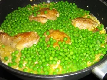 Rezept: Paella mit Hähnchen und Meeresfrüchten Bild Nr. 7 Paella mit Hähnchen und Meeresfrüchten - Rezept - Bild Nr. 7