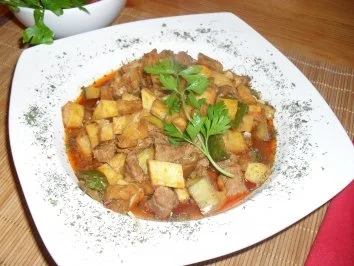 Rezept: Türkischer Eintopf (Türlü Kebab) Türkischer Eintopf (Türlü Kebab) - Rezept