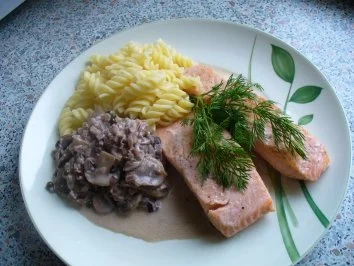 Lachsfilet in Wermutsahne - Rezept