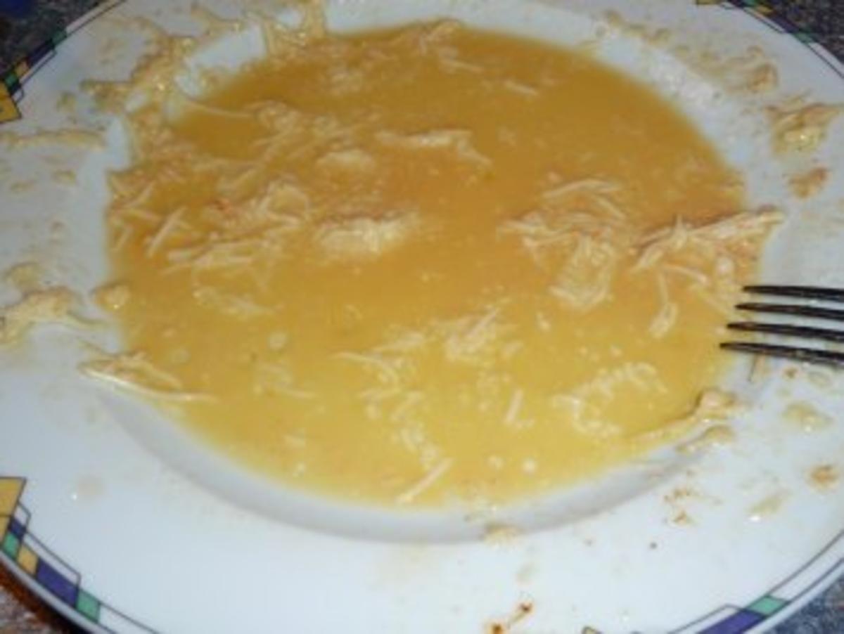 Schnitzel im Käsemantel mit Lauchgemüse auf Salzkartoffeln und Sauce Hollandaise - Rezept - Bild Nr. 6