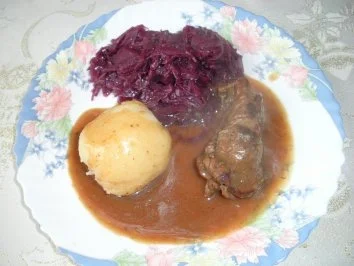 Rouladen mit Pflaumen- Speckfüllung - Rezept