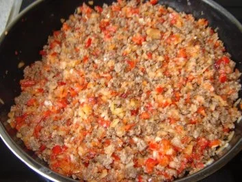 Hackfleisch-Paprika Füllung für Teigtaschen - Rezept
