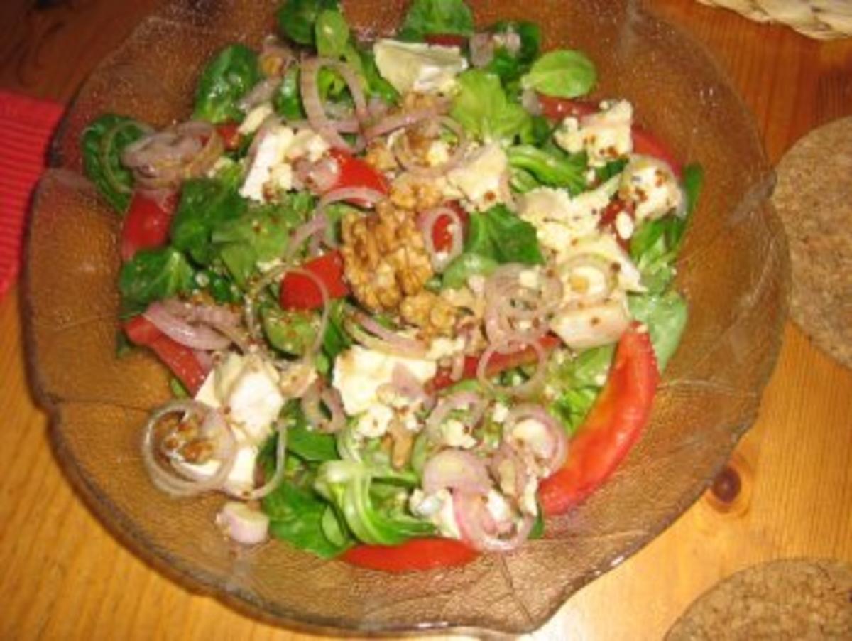 Feldsalat mit Tomatenfilets und Cambozoladressing - Rezept - Bild Nr. 5