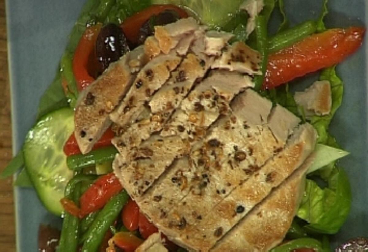 Salade Nicoise mit gebratenen Tunfisch- oder Hühnerbruststreifen - Rezept - Bild Nr. 9