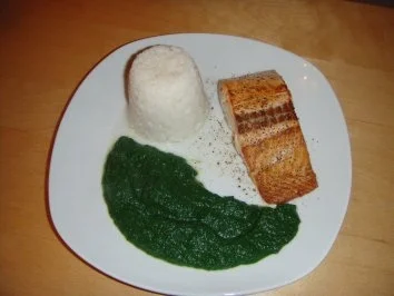 Lachsfilet an Zitronenspinat mit Zitronenreis - Rezept