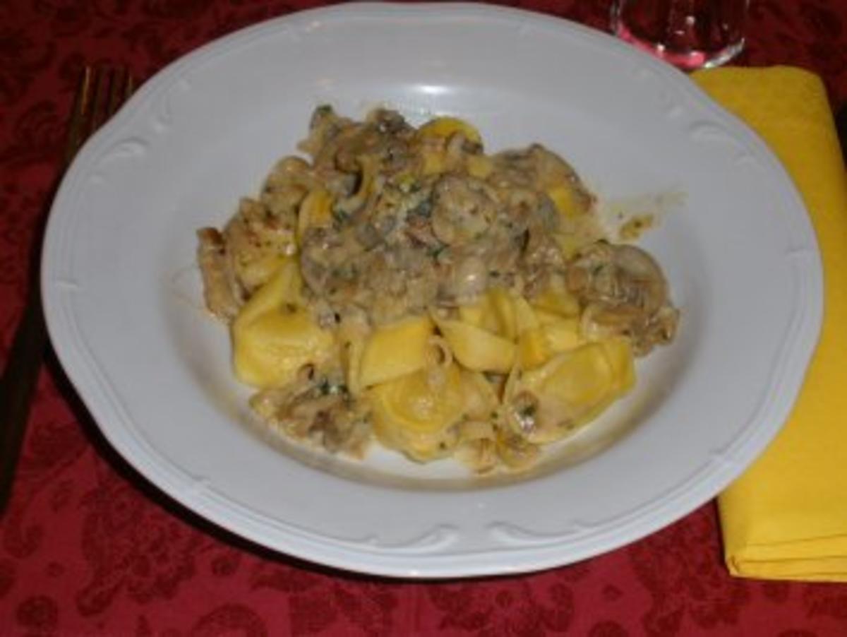 Pasta - Tortellini mit Weißwein-Sahne-Soße - Rezept - kochbar.de