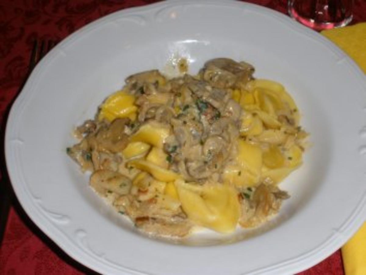 Pasta -  Tortellini mit Weißwein-Sahne-Soße - Rezept - Bild Nr. 4