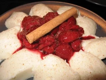 Joghurtmousse mit Kirschkompott - Rezept