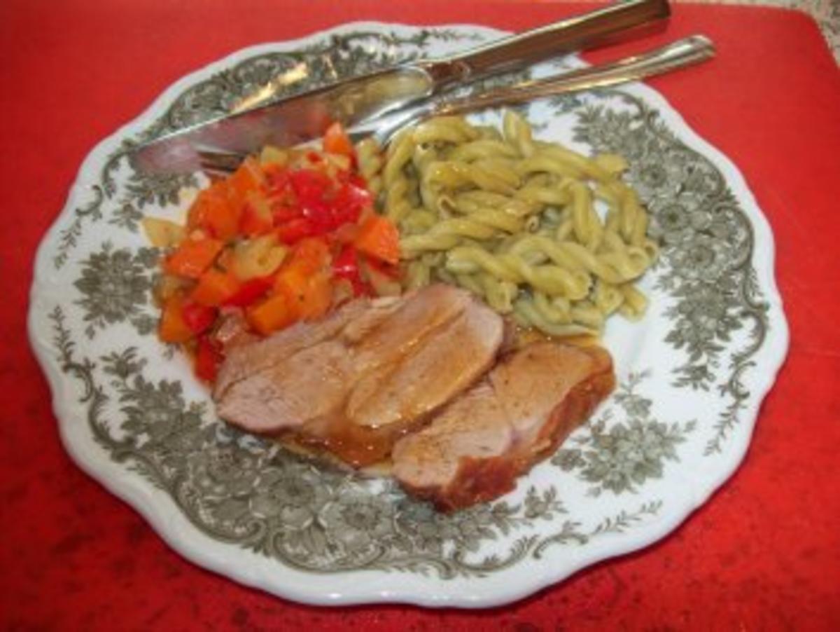 Putenoberkeule mit Paprikagemüse - Rezept - kochbar.de