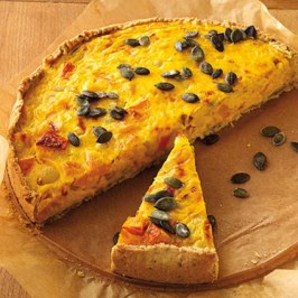 Pizzakatzes Kürbis -Fenchel-Quiche mit Weintrauben - Rezept