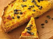 Pizzakatzes Kürbis -Fenchel-Quiche mit Weintrauben - Rezept