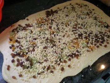 Rezept: KUCHEN: Butter-Weihnachtsstollen Bild Nr. 3 KUCHEN: Butter-Weihnachtsstollen - Rezept - Bild Nr. 3