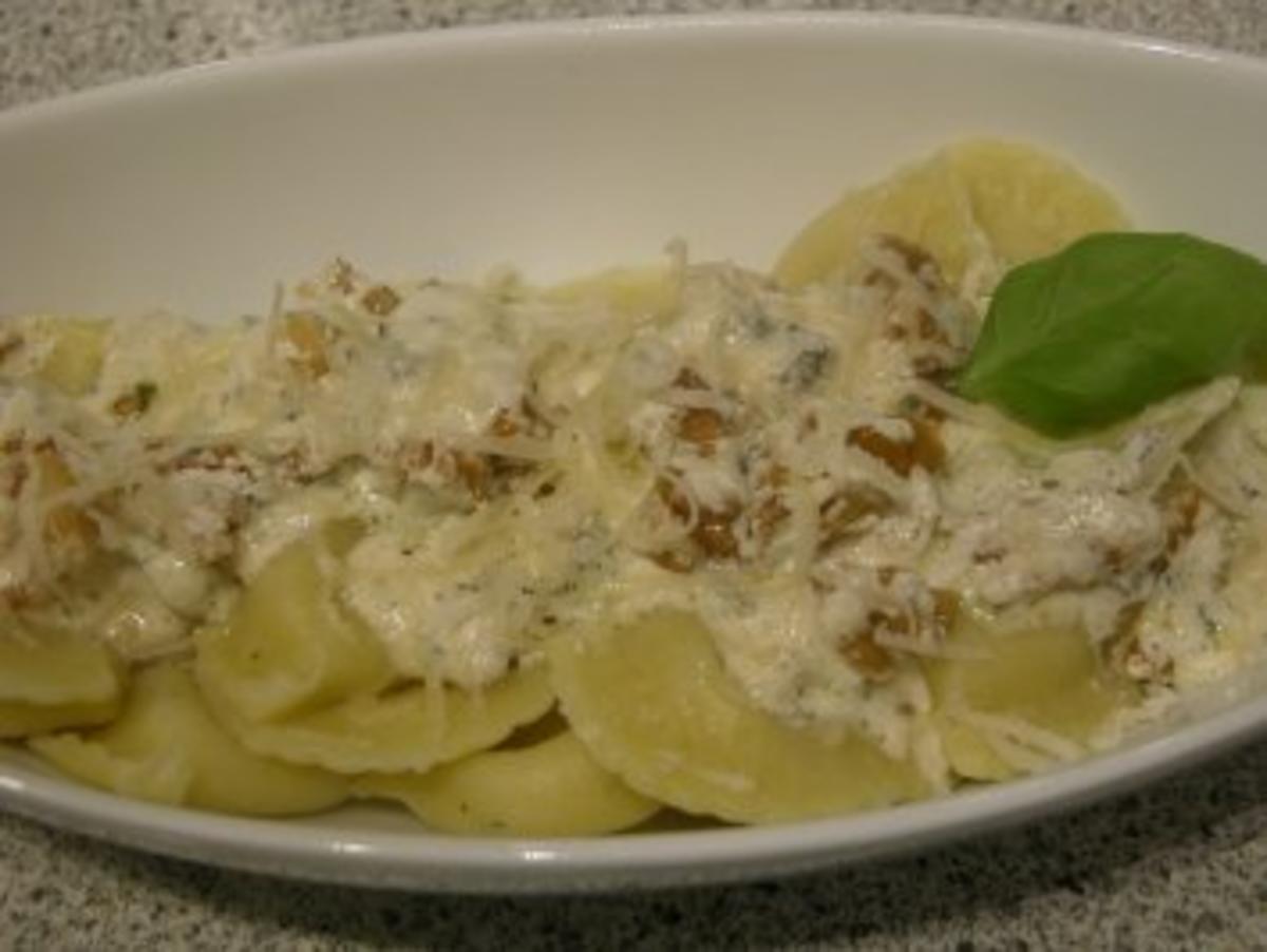 Bilder für Gorgonzola gefüllte Ravioli mit Walnüssen - Rezept