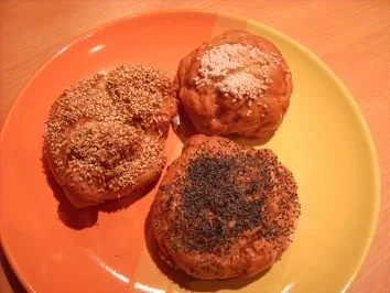 Rezept: Laugenbrezel mit Sesam / Mohn / Salz Bild Nr. 5 Laugenbrezel mit Sesam / Mohn / Salz - Rezept - Bild Nr. 5