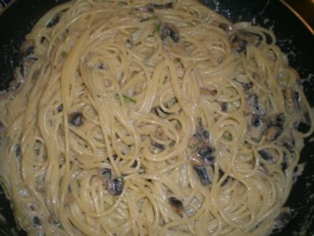 Pilz-Lauch Spaghetti - Rezept - Bild Nr. 5