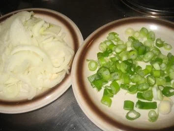 Pizza: Halb Knobi-Zwiebel, halb Sardellen Pizza! - Rezept - Bild Nr. 4