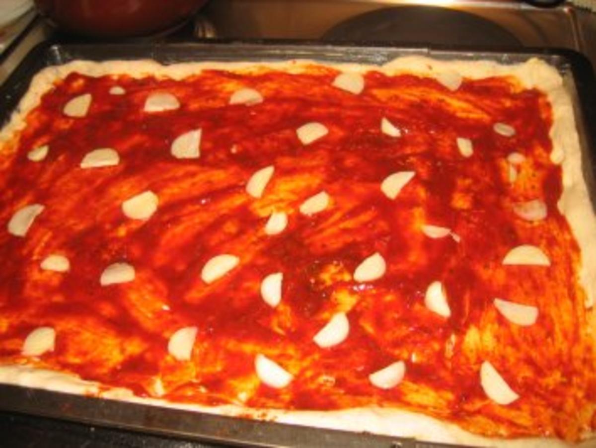 Pizza: Halb Knobi-Zwiebel, halb Sardellen Pizza! - Rezept - Bild Nr. 7
