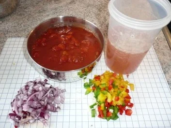 Paprikaschoten gefüllt mit Hack und Reis in Tomatensoße - Rezept - Bild Nr. 5