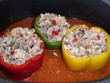 Paprikaschoten gefüllt mit Hack und Reis in Tomatensoße - Rezept - Bild Nr. 7