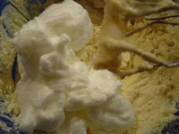 Rezept: Marzipan-Quarkkuchen mit Mirabellen, Singlekuchen kleinste Form...(20 cm Durchmesser) Bild Nr. 4 Marzipan-Quarkkuchen mit Mirabellen, Singlekuchen kleinste Form...(20 cm Durchmesser) - Rezept - Bild Nr. 4