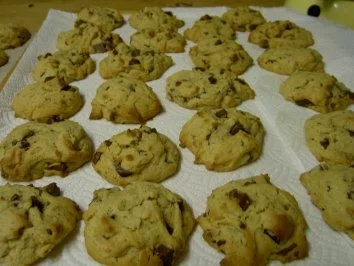 Erdnussbutterkekse mit Schokostückchen - Rezept