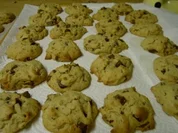 Erdnussbutterkekse mit Schokostückchen - Rezept