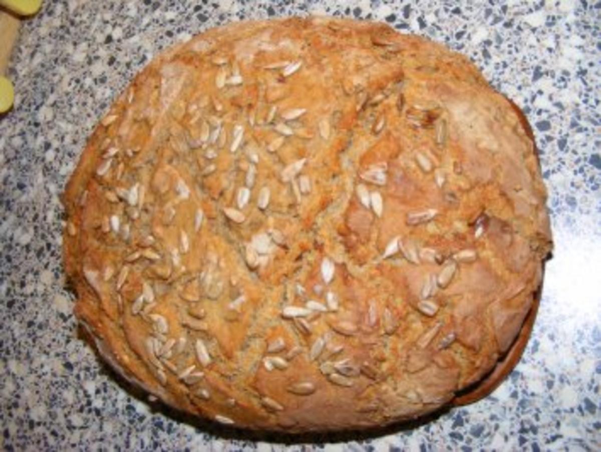 Bilder für Kikis kerniges Roggenbrot Rezept