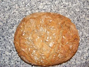 Kikis kerniges Roggenbrot - Rezept - Bild Nr. 2