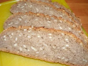 Kikis kerniges Roggenbrot - Rezept - Bild Nr. 3
