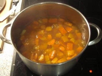 Rezept: Kürbis- Ingwersuppe Bild Nr. 3 Kürbis- Ingwersuppe - Rezept - Bild Nr. 3