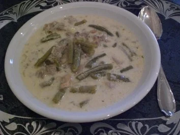 Rezept: KÄSECREMESUPPE MIT BOHNEN UND HACKFLEISCH KÄSECREMESUPPE MIT BOHNEN UND HACKFLEISCH - Rezept