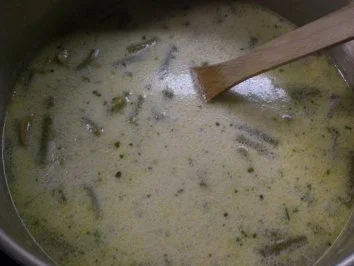 Rezept: KÄSECREMESUPPE MIT BOHNEN UND HACKFLEISCH Bild Nr. 2 KÄSECREMESUPPE MIT BOHNEN UND HACKFLEISCH - Rezept - Bild Nr. 2