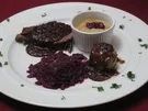 Rezept: Rheinischer Sauerbraten mit Knödeln auf Apfelrotkohl mit Apfelkompott Rheinischer Sauerbraten mit Knödeln auf Apfelrotkohl mit Apfelkompott - Rezept