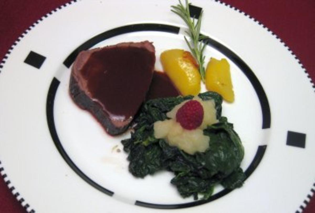 Rinderfilet im Salzmantel mit Birnenmousse im Spinatbett - Rezept ...