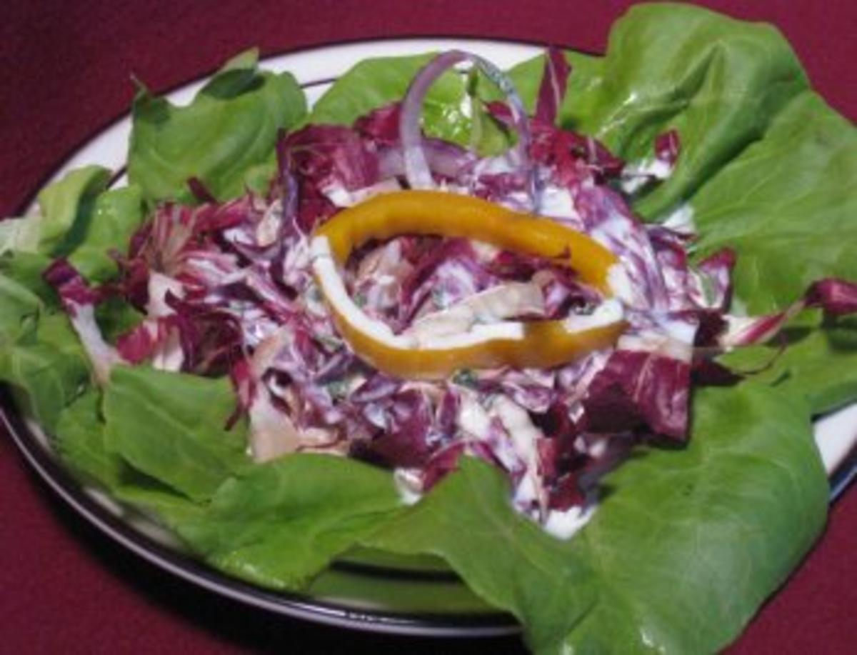 Bilder für Radicchio-Salat mit Pfeffersoße - Rezept