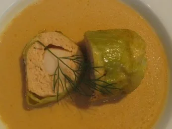 Kohlroulade mit Meeresfrüchten und Kartoffelstroh - Rezept