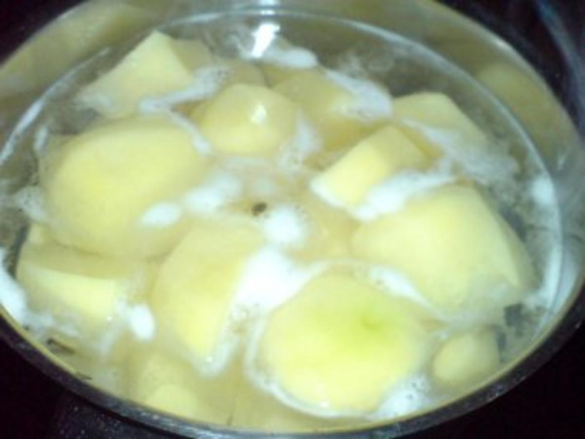 Grützwurst mit Quarkkartoffeln und Sauerkraut - Rezept - Bild Nr. 3
