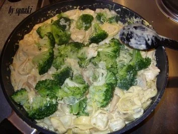 Rezept: Tortellini mit Brokkoli und Garnelen Bild Nr. 6 Tortellini mit Brokkoli und Garnelen - Rezept - Bild Nr. 6