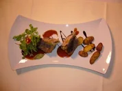 Schweinefilet in Gewürzteig mit Pfifferlingen und Rosmarin-Drillingen - Rezept