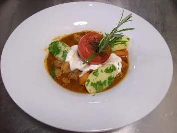 Rezept: Irisches Lammragout an Petersilienkartoffeln Irisches Lammragout an Petersilienkartoffeln - Rezept