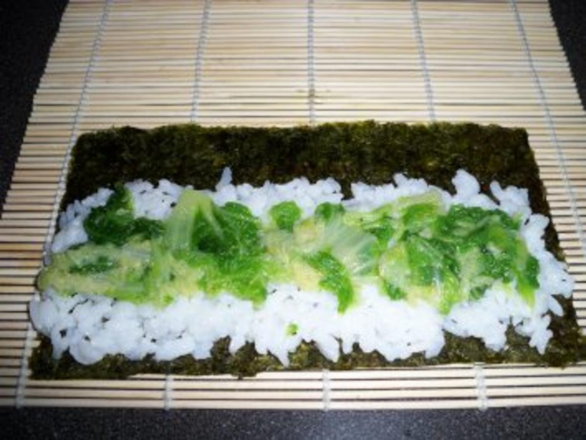 Sushi mit Chinakohl und Räucherlachs - Rezept - Bild Nr. 4